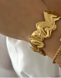 Geometric Heart Shape Bracelet. "Gold"