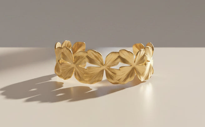 Elegant Flower Bangle Bracelet
